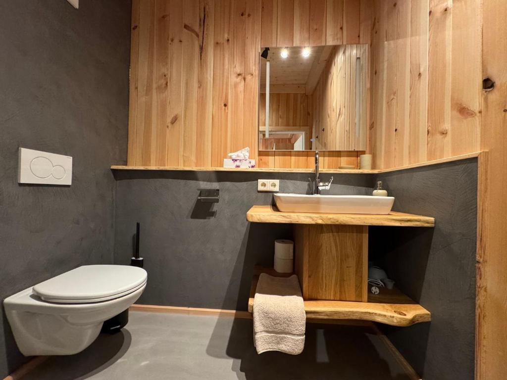 Koupelna v ubytování Bio-Hof Lexmühle
