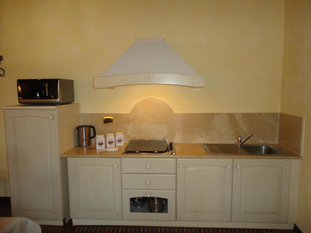 Kuchnia lub aneks kuchenny w obiekcie Castello Izzalini Todi Resort