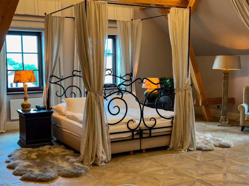 Postel nebo postele na pokoji v ubytování Park Hotel Popovicky