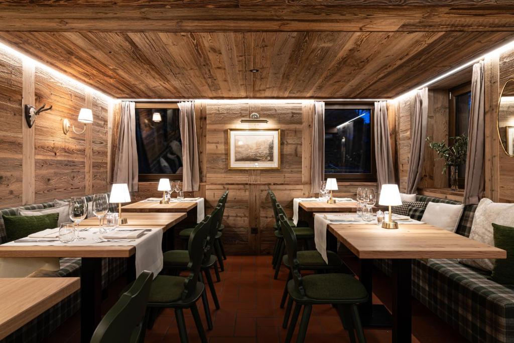 Restaurace v ubytování Hotel Restaurant Waldhaus