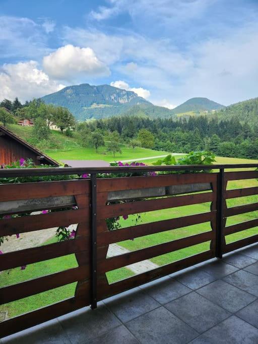 Nespecifikovaný výhled na hory nebo výhled na hory při pohledu z apartmánu