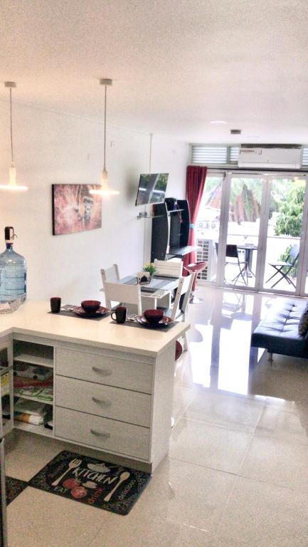 Köök või kööginurk majutusasutuses Modern & Charming Apartments, Apartamentos Modernos y Encantadores & Near Major Clinics CQB, Imbanaco, Tequendama, San Fernando