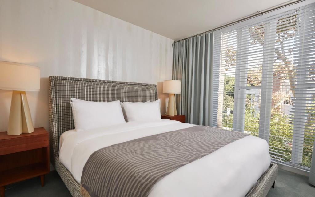 Avalon Hotel Beverly Hills, a Member of Design Hotels - One-Bedroom King Suite