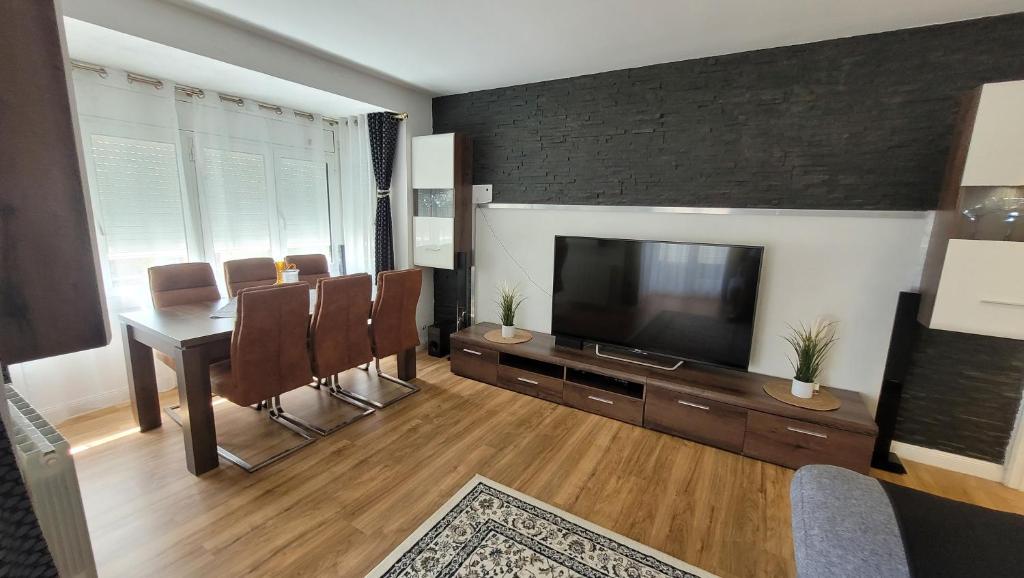TV a/nebo společenská místnost v ubytování Para un descanso total 1