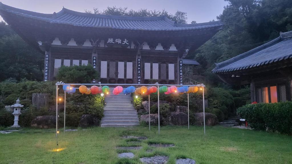 Zahrada ubytování Pet Friendly Hanok Temple Stay