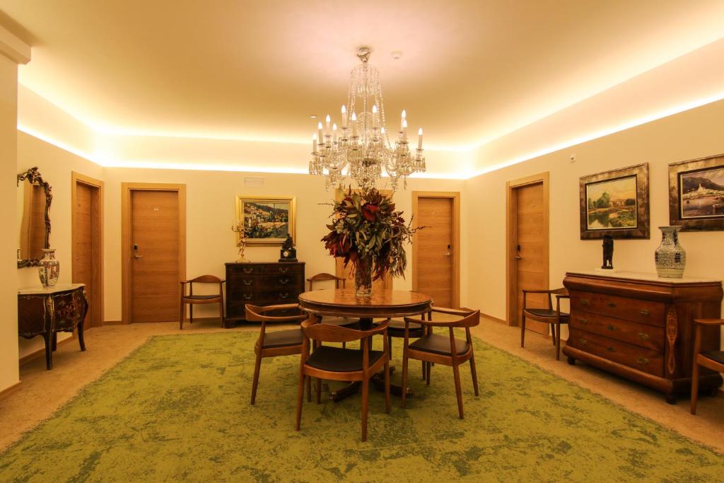 Posedenie v ubytovaní Hotel Cal Piteu