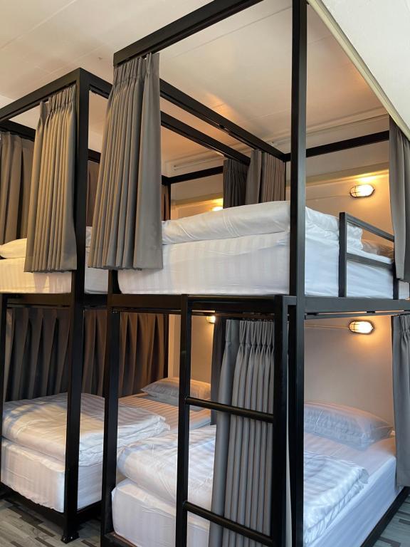 Postel nebo postele na pokoji v ubytování One life Hostel