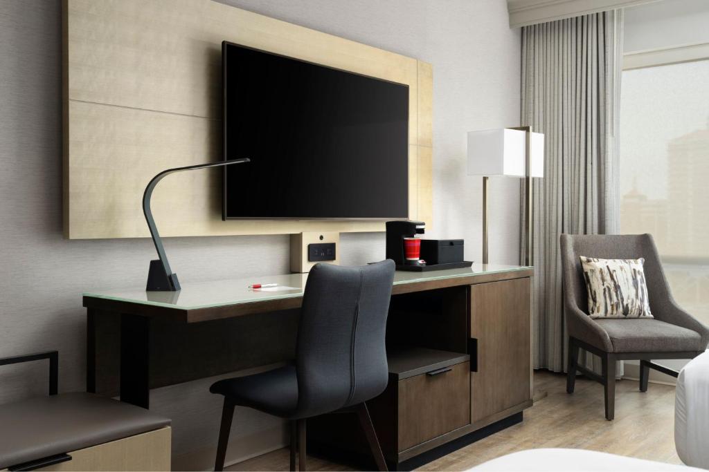 Louisville Marriott Downtown - Camera Re