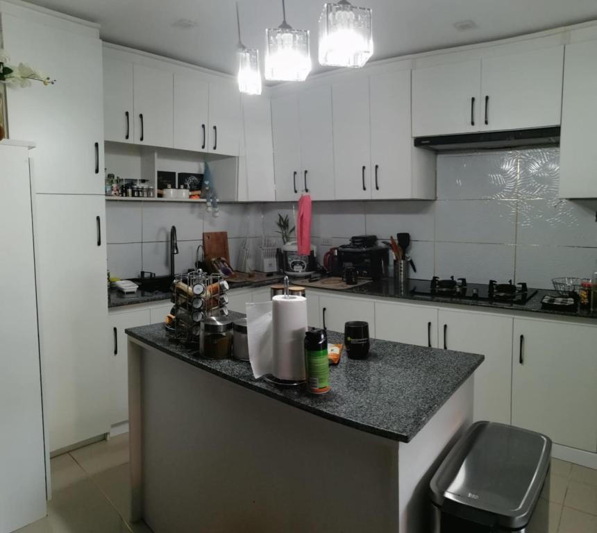 Nhà bếp/bếp nhỏ tại GMM Homestay