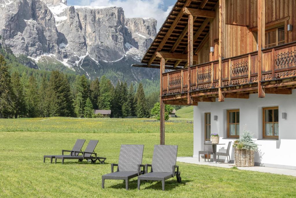 Chalet Ciasa Tino & Sara - BelaVal Apartments - Appartement 2 Chambres Avec Vue Sur Montagne