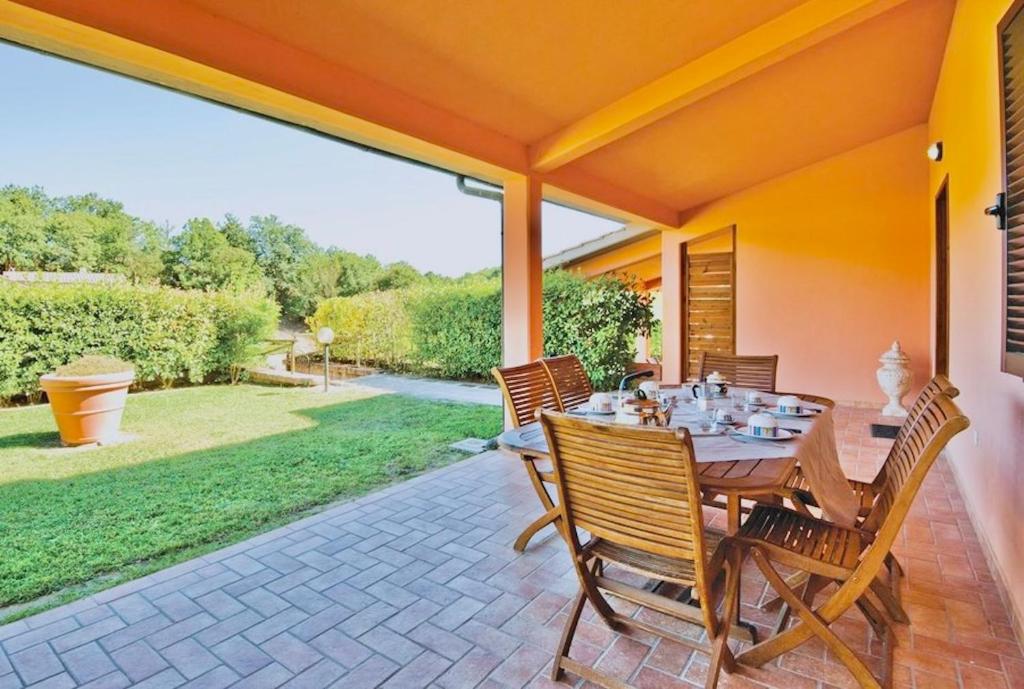 Zahrada ubytování Residence with swimming-pool and thermal pools in Sorano