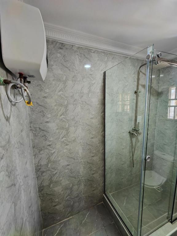 Koupelna v ubytování Lekki City View Apartment