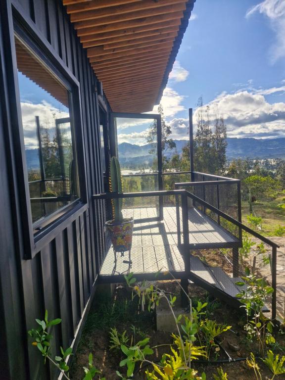 Balkón nebo terasa v ubytování Vive Rela Tiny Houses