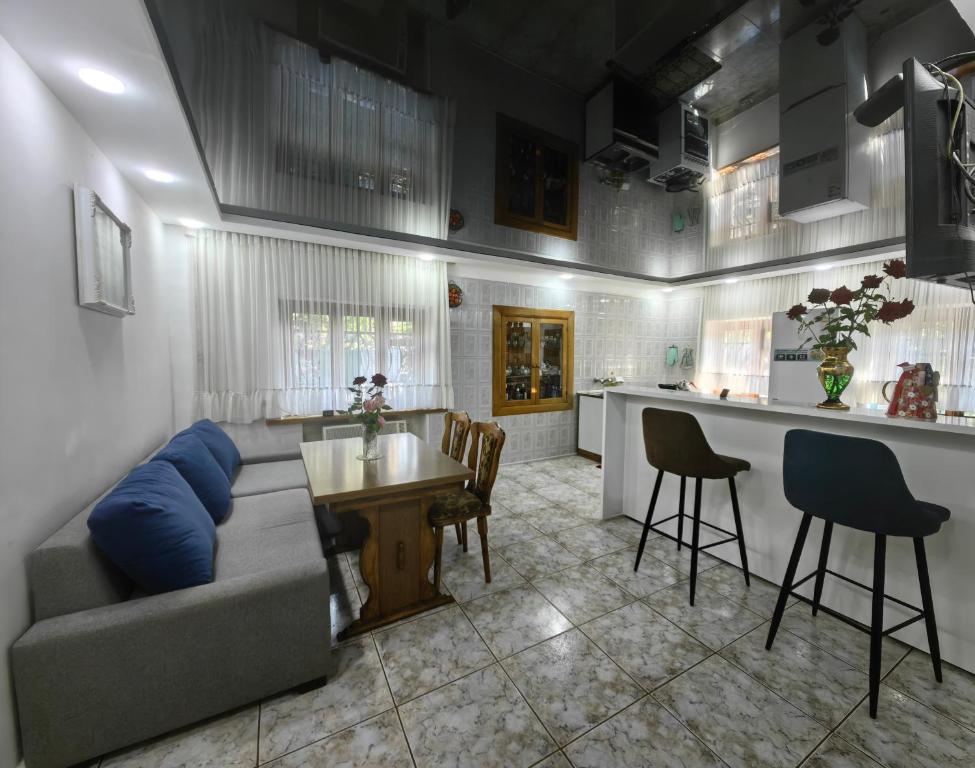 Φωτογραφία από το άλμπουμ του Guest House Metreveli Street 19 σε Khashuri