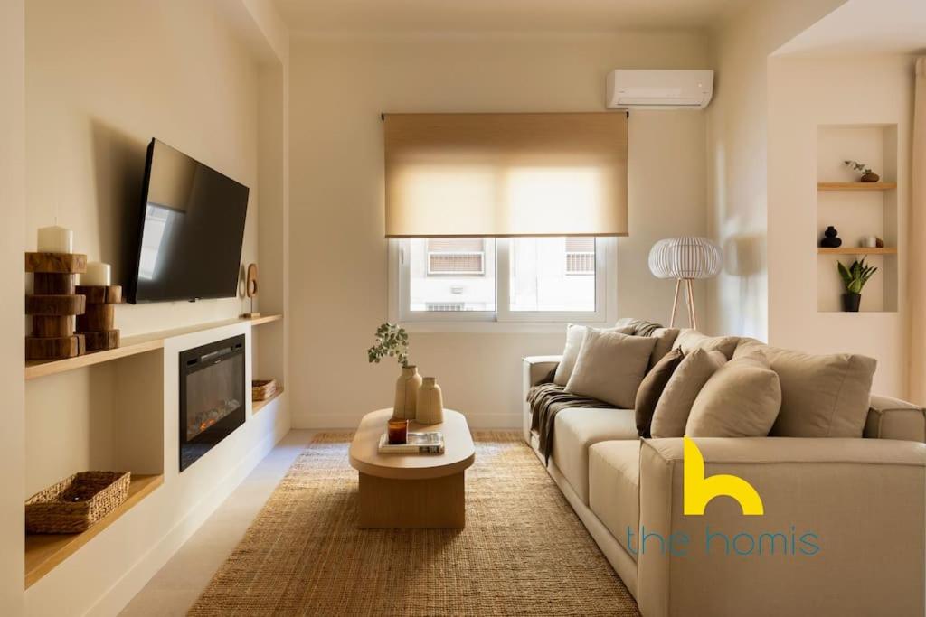 Luxurious Zen Retreat with Balcony and 300mbps WiFi
