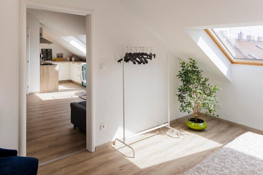 Queen Flat in Old Town with Castle view - One-Bedroom Apartment