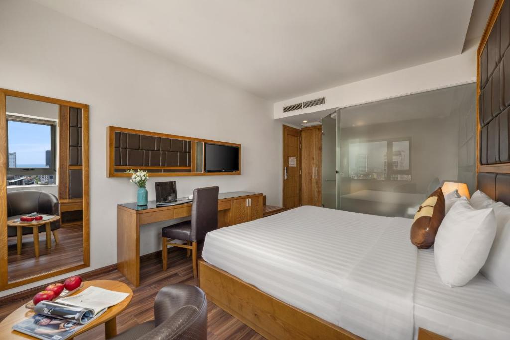 Phòng Deluxe Giường Đôi Nhìn Ra Thành Phố