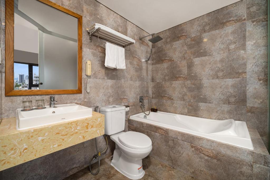 Phòng Deluxe Giường Đôi Nhìn Ra Thành Phố
