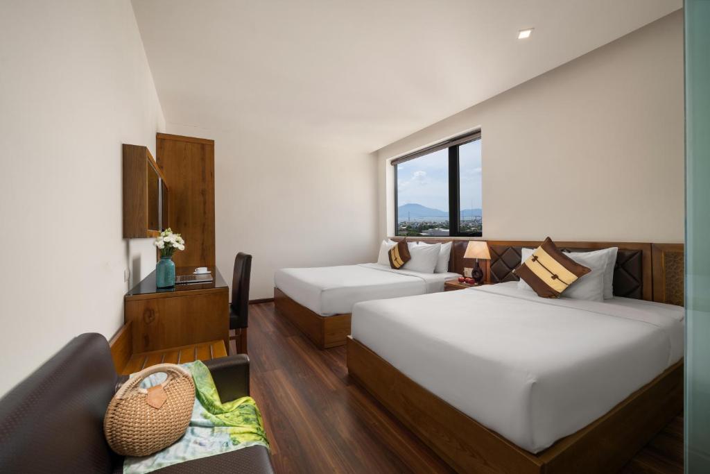 Phòng Gia Đình Deluxe Nhìn Ra Thành Phố