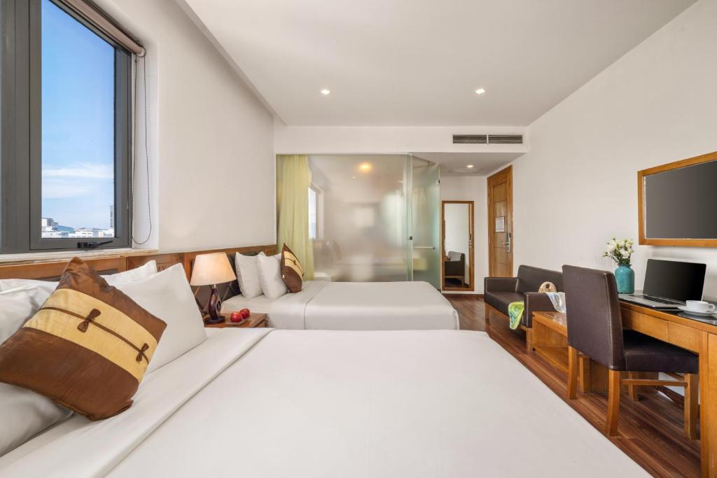 Phòng Gia Đình Deluxe Nhìn Ra Thành Phố