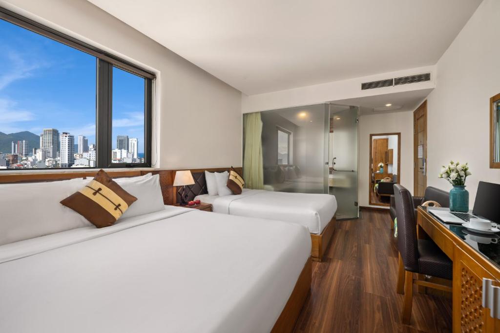 Phòng Gia Đình Deluxe Nhìn Ra Thành Phố