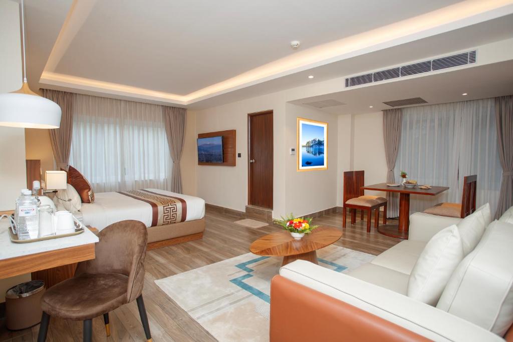 Posezení v ubytování Hotel Monalisa Kathmandu - Embrace Tranquility Natures Retreat Beyond the City