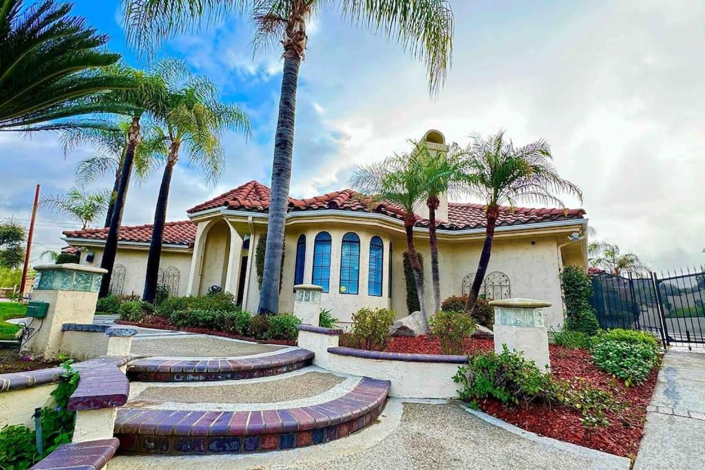 Zahrada ubytování Luxury House 5 bedrooms in West Covina