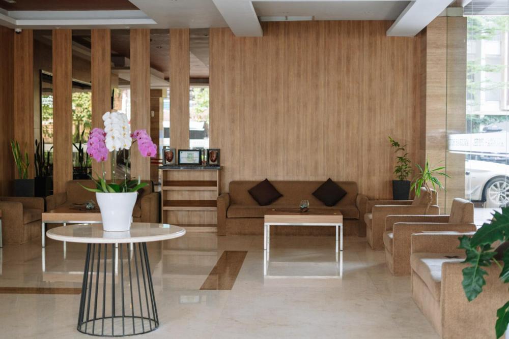 Posezení v ubytování Anugrah Hotel Sukabumi