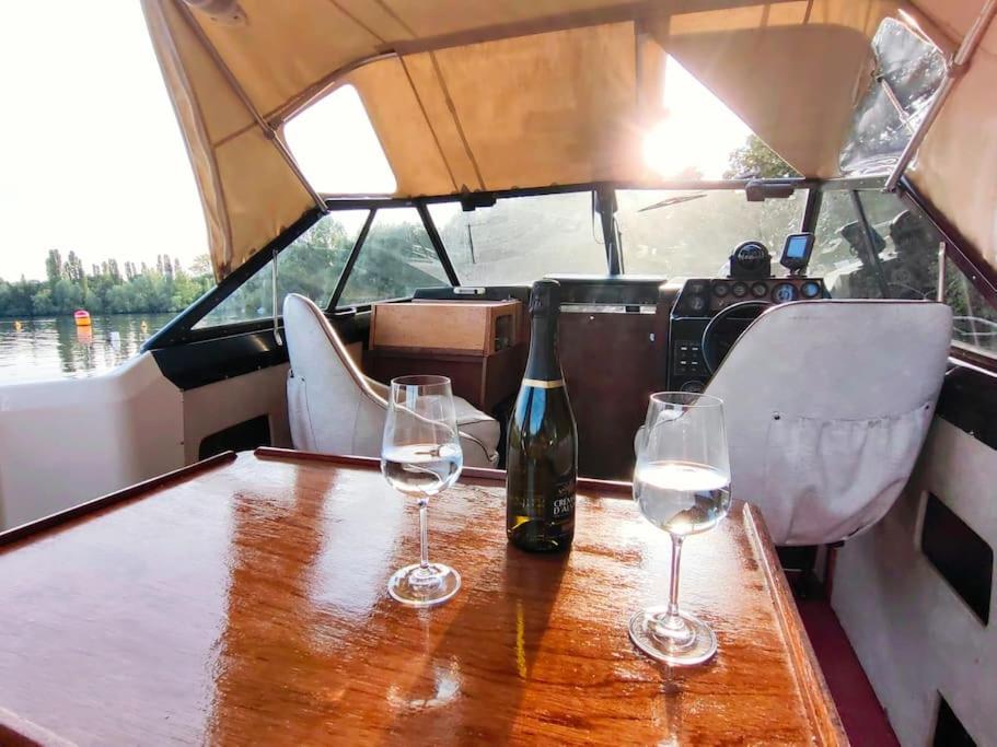Nápoje v ubytování Wake Port Boat, ubytování na lodi
