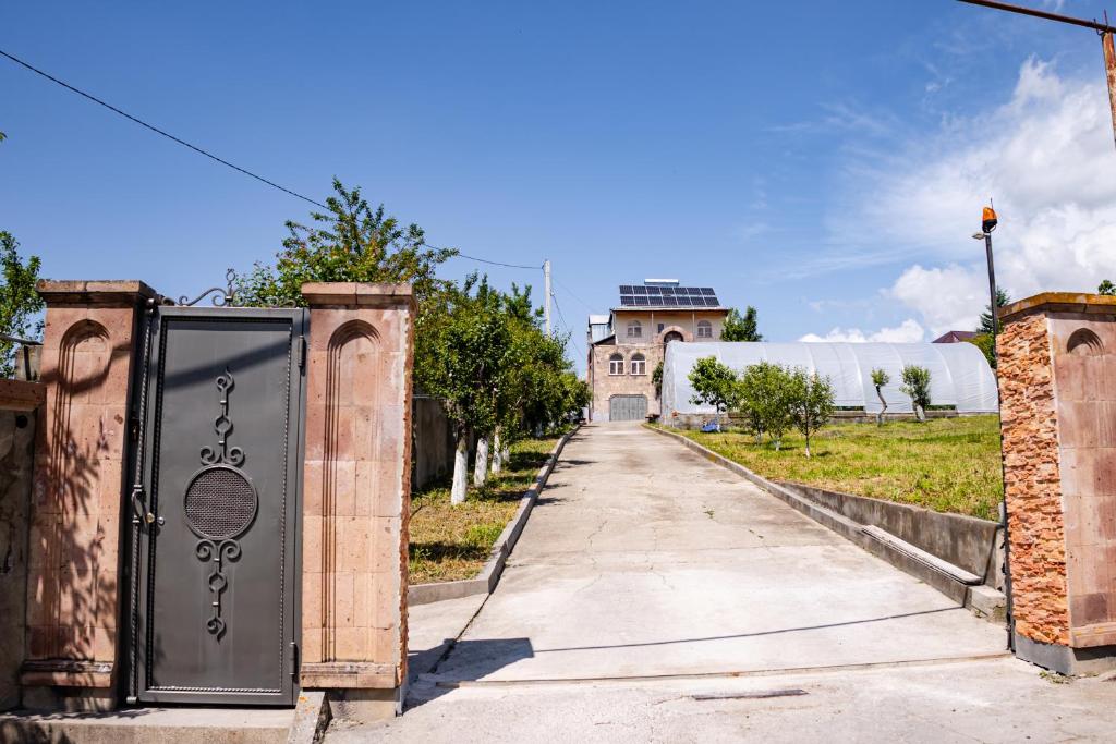 Imagen de la galería de Lily's Guest House, en Shahumyan