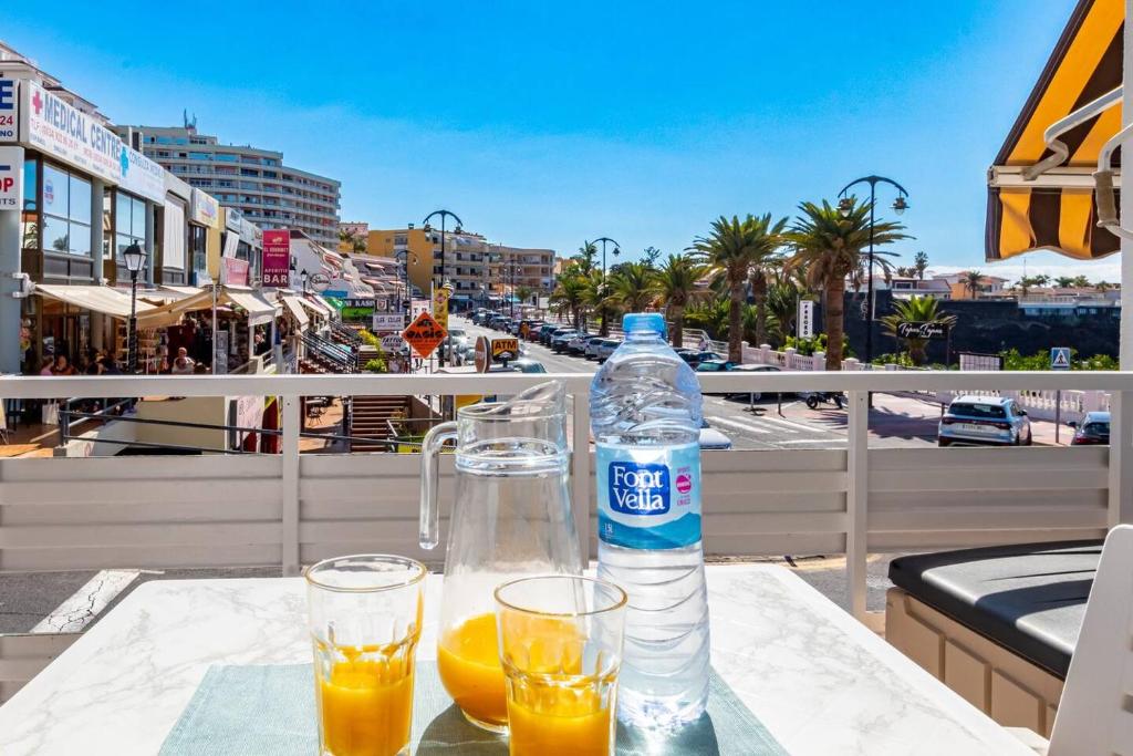 Nápoje v ubytování Playa Arena Beach Apt By Dream Homes Tenerife