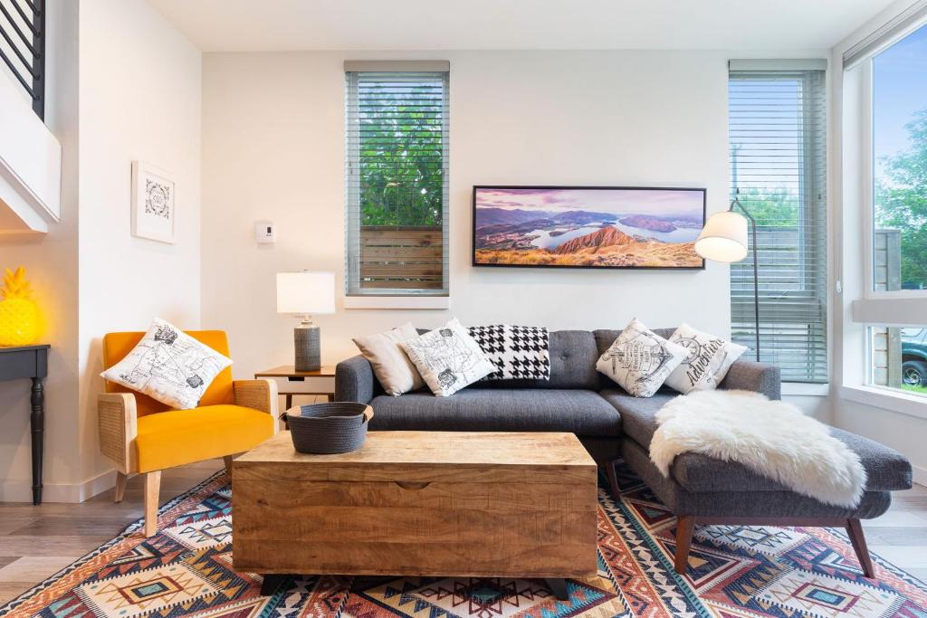 Afbeelding uit fotogalerij van Stylish Townhouse Near Seattle Attractions in Seattle