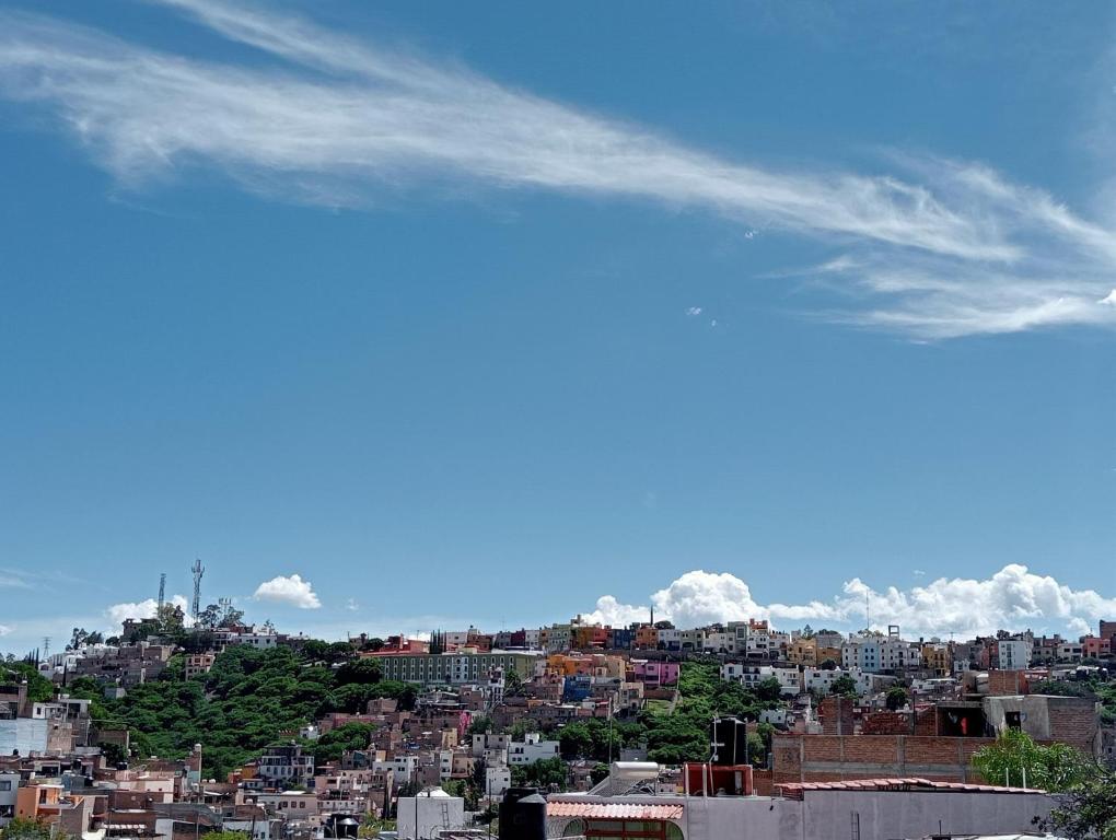 Nespecifikovaný výhled na destinaci Guanajuato nebo výhled na město při pohledu z hotelu