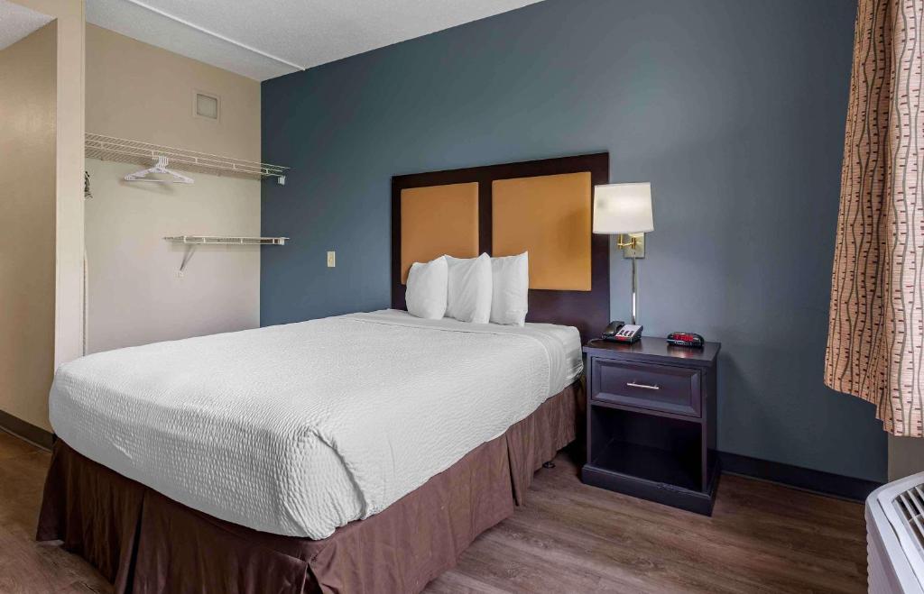 Postel nebo postele na pokoji v ubytování Extended Stay America Suites - Fishkill - Westage Center