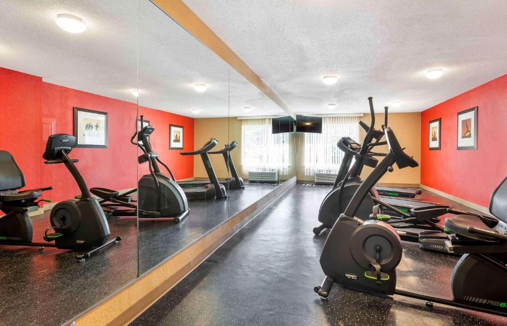 Fitness centrum a/nebo fitness zařízení v ubytování Extended Stay America Suites - Newark - Woodbridge