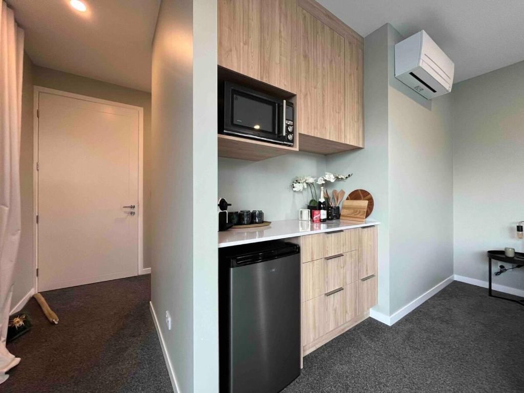 Cozy Lakeside Oasis - Resim 8