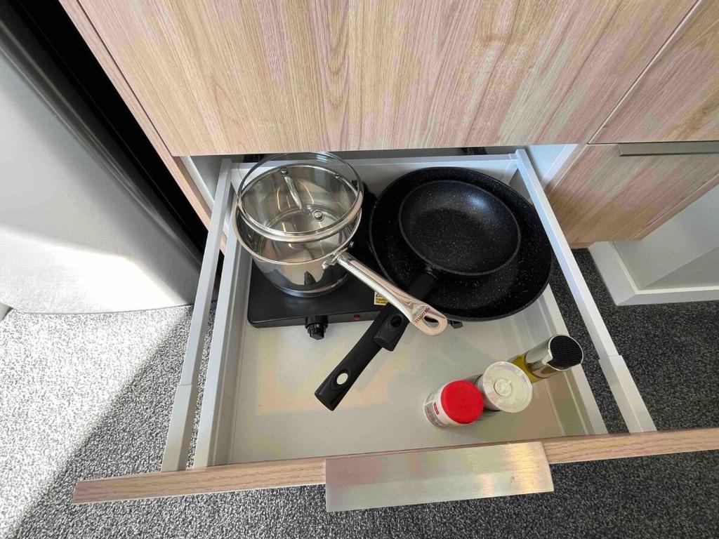 Cozy Lakeside Oasis - Resim 13