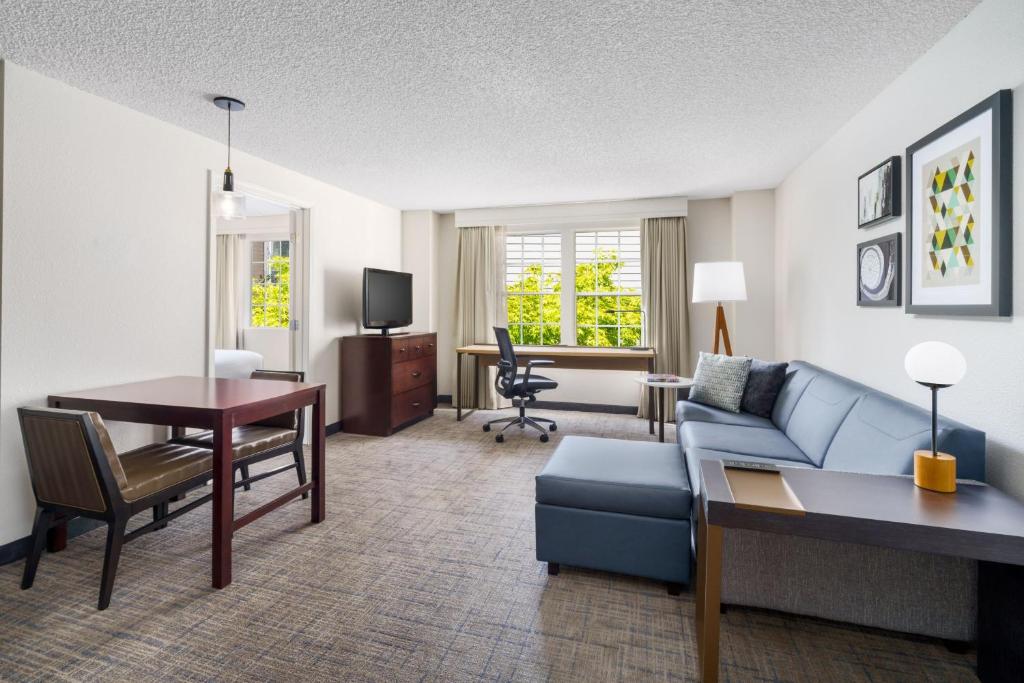 TV a/nebo společenská místnost v ubytování Residence Inn Seattle Northeast/Bothell