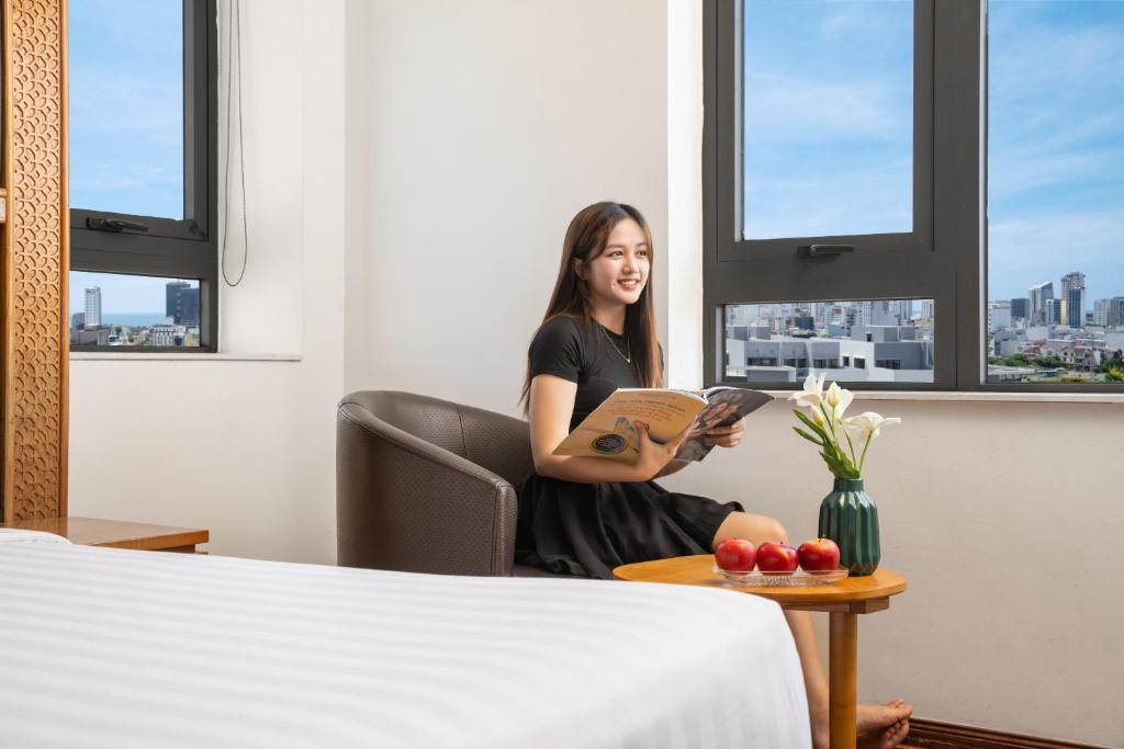 Phòng Deluxe Giường Đôi Nhìn Ra Thành Phố