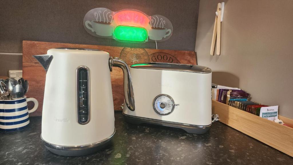 Huntington Honey - Resim 18