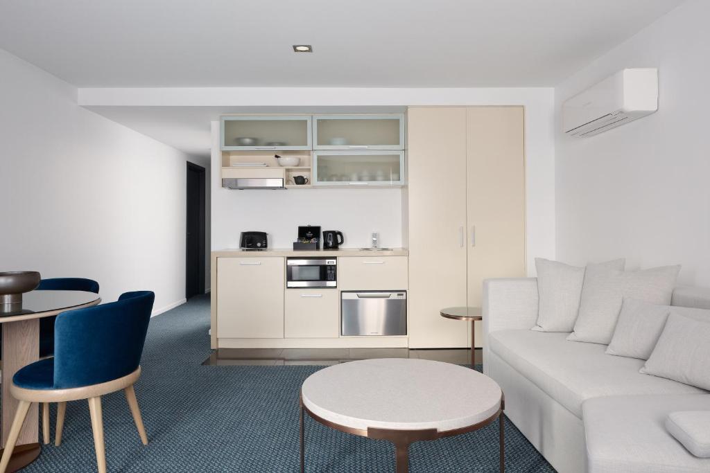 Kuchyň nebo kuchyňský kout v ubytování RACV Hobart Hotel