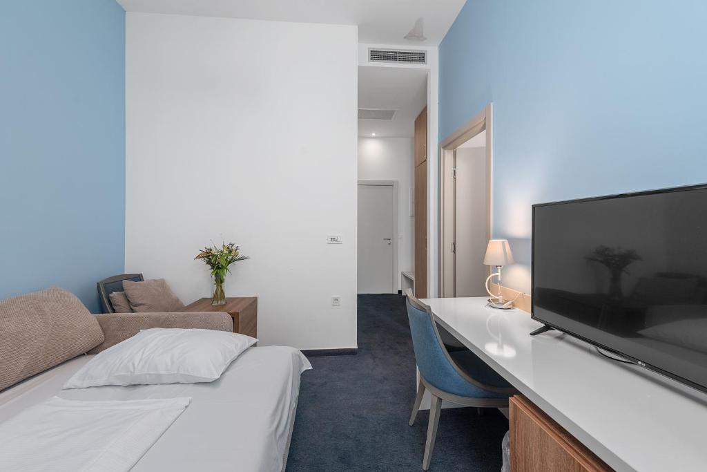 Boutique Hotel Mali Raj - Resim 13