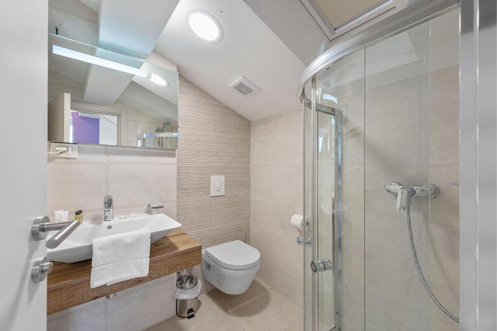 Boutique Hotel Mali Raj - Resim 30