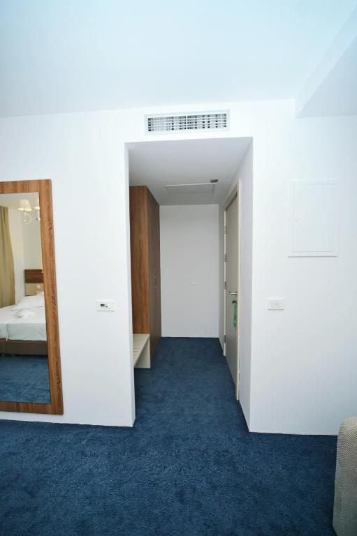 Boutique Hotel Mali Raj - Resim 36