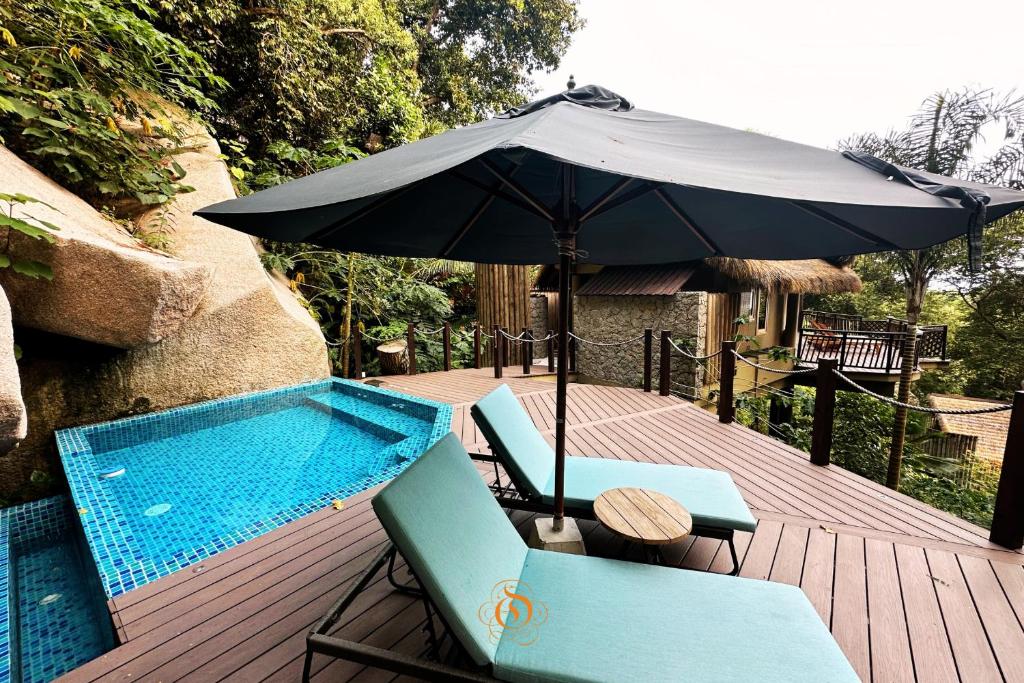 Bazén v ubytování Le Domaine de L'Orangeraie Resort and Spa nebo v jeho okolí