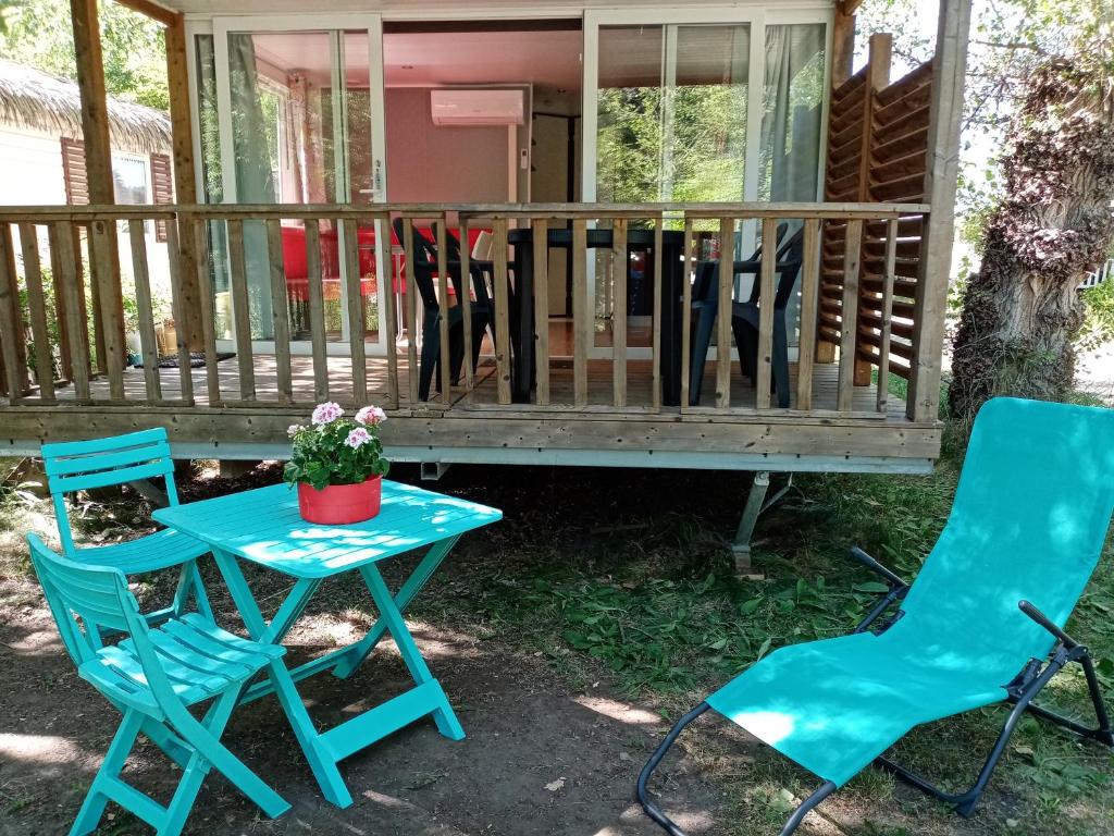 Balkón nebo terasa v ubytování Mobil-home