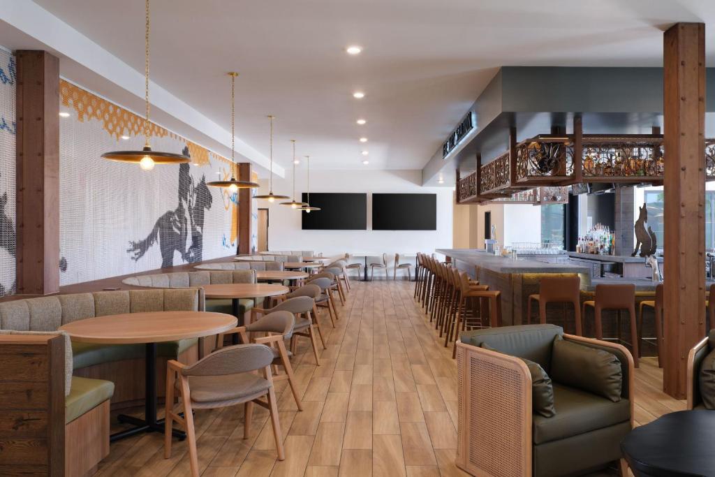 Posezení v ubytování Fairfield Inn & Suites by Marriott Tempe