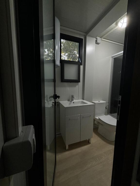 Koupelna v ubytování Frutak Resort-TINY HOMES