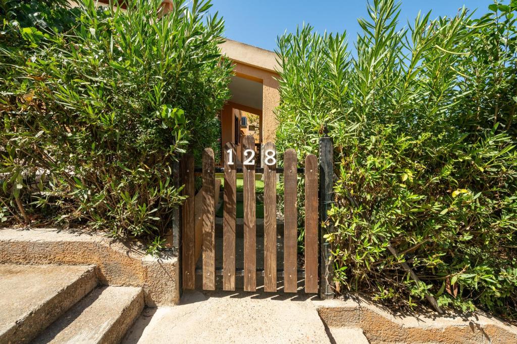 Ogród w obiekcie Villetta Residence Porto Corallo