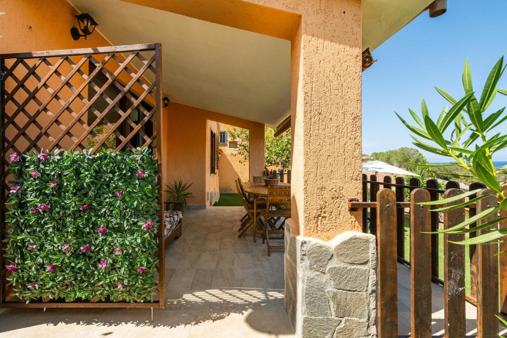 Ogród w obiekcie Villetta Residence Porto Corallo